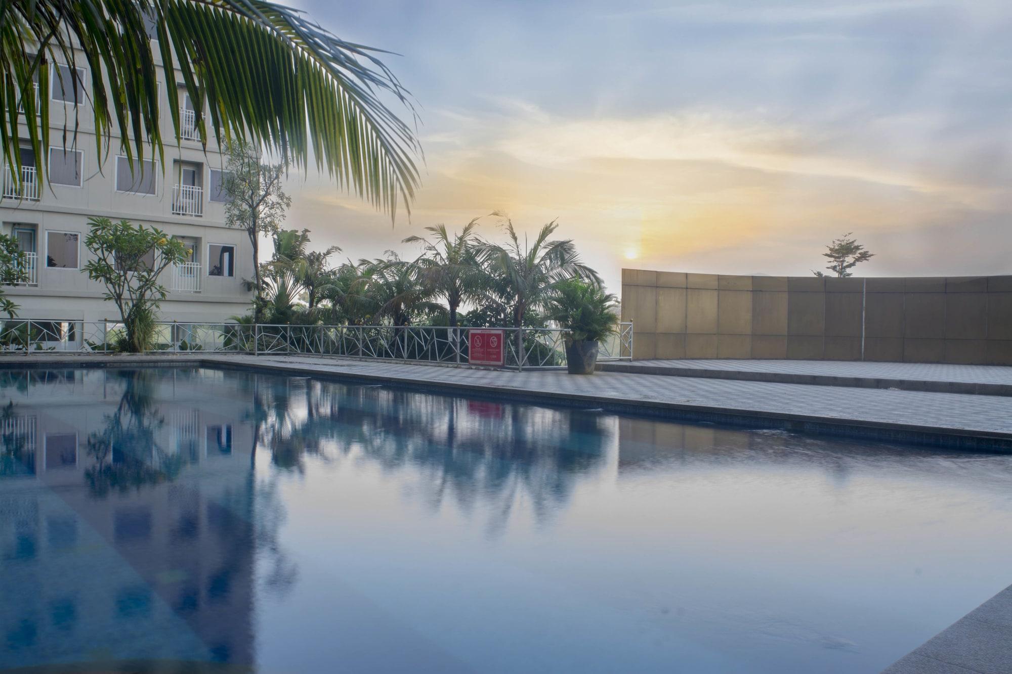 Titanium Express Homtel Hotel Jakarta Luaran gambar